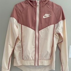 Women’s Nike windbreaker